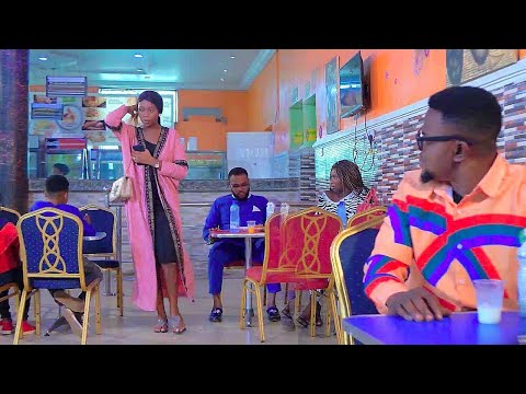 Je lai rencontré au bar comme serveuse sais pas je finirais par tomber amoureux delle-film nigeria (2024)