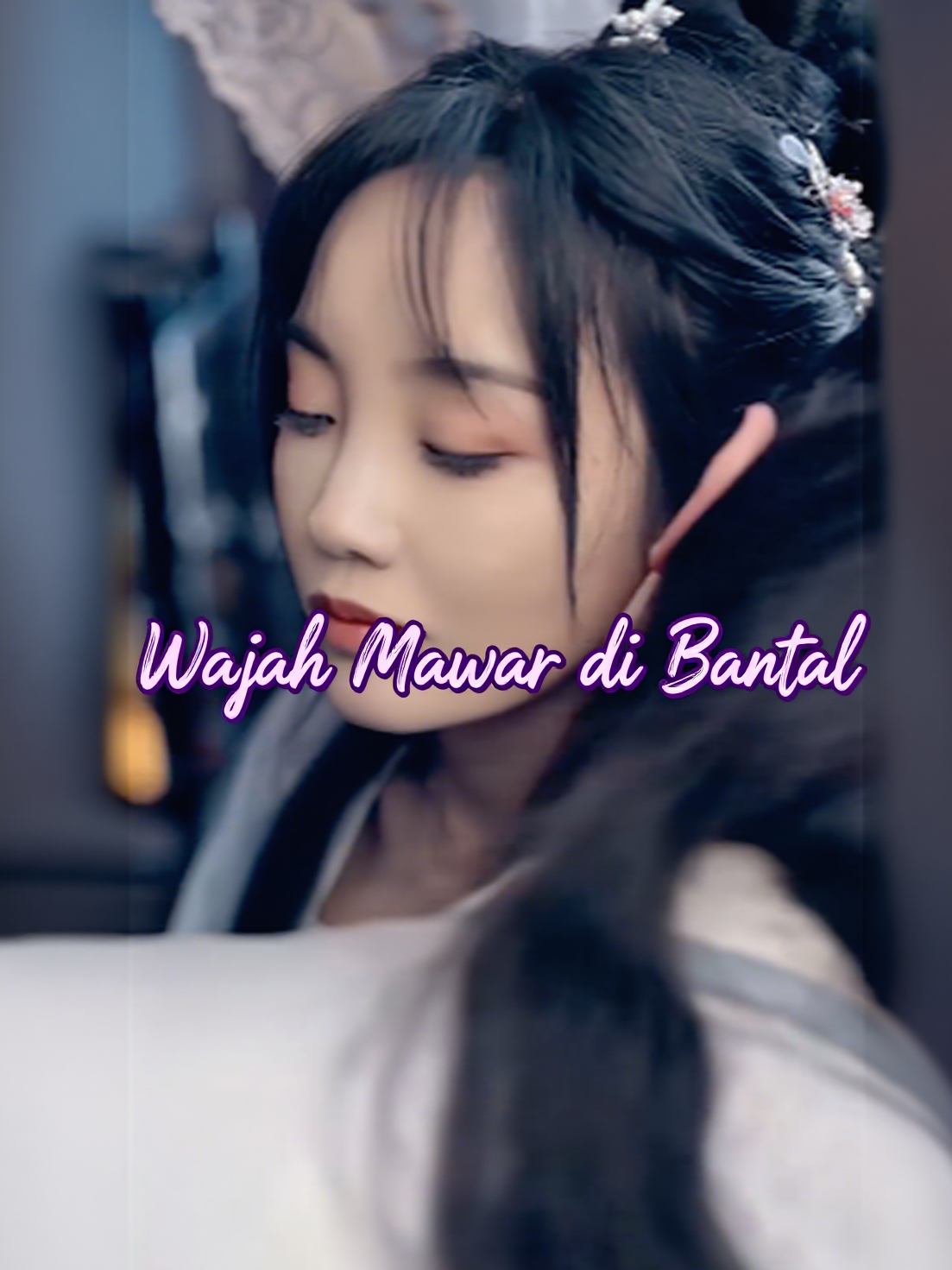 Wajah Mawar di Bantal