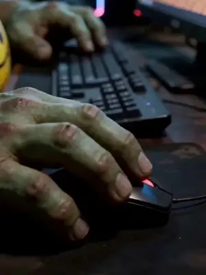 Bos warnet di dunia kiamat