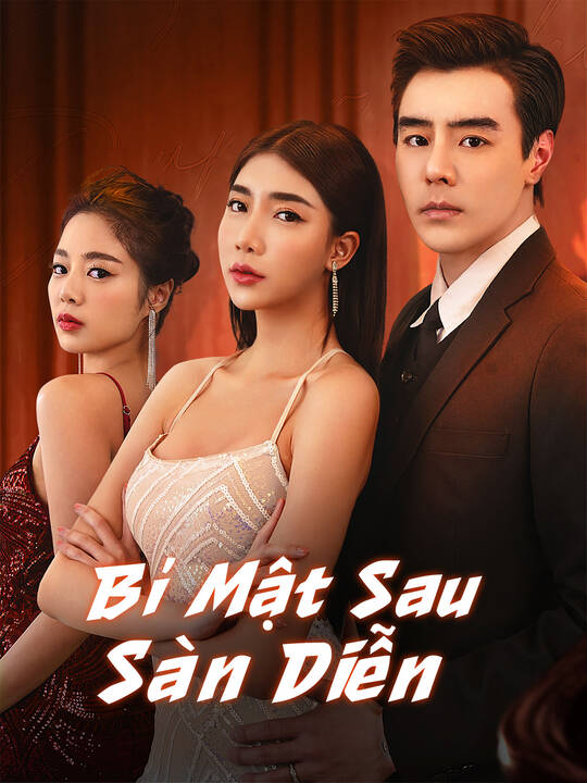 Bí Mật Sau Sàn Diễn